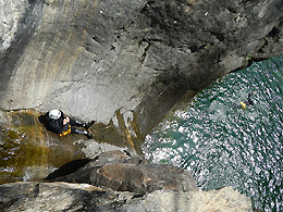 Canyoning - Uno spettacolare scivolo d'acqua