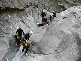 Canyoning - The group on the rocks